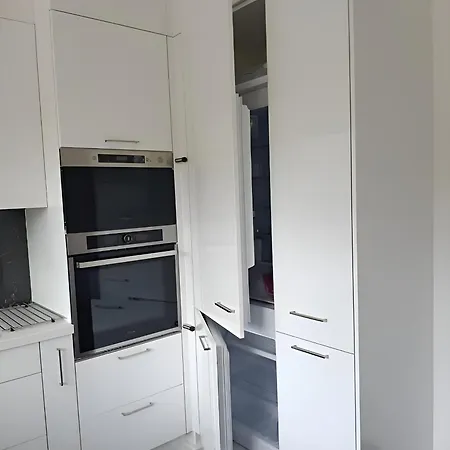 La Precieuse, Rer A Proche Paris Apartment *