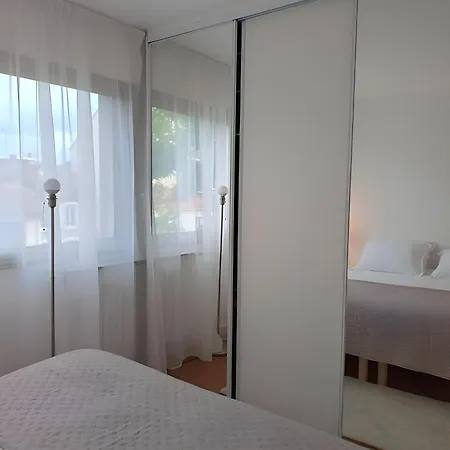 La Precieuse, Rer A Proche Paris Apartment